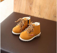 Load image into Gallery viewer, Children's plush warm snow boots boys girls thicker leather shoes For Kids