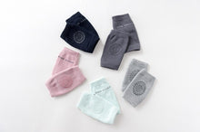 Load image into Gallery viewer, baby knee pads color design Child safety crawling protective equipment socks