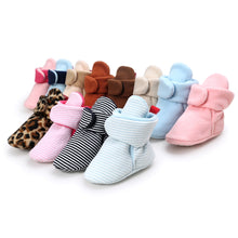 Load image into Gallery viewer, Winter Newborn Walking Shoes For Baby Boy Warm Wool Floor Booties Non-Slip Unisex Toddler Crib Shoes Infant First Walkers